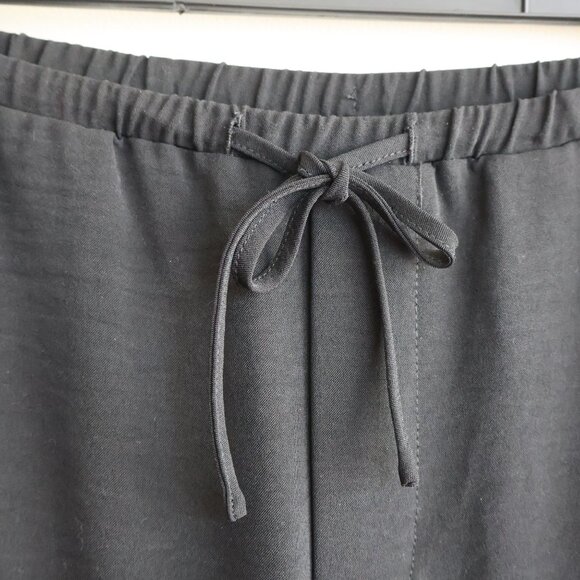 Elastic Waist - Wide Leg Black Pants - Size Small  - Side Pockets - Reitmans - Picture 4 of 13